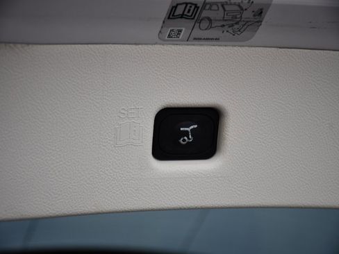 Used 2017 Lincoln MKX Black Label w/ Driver Assistance Package image 32