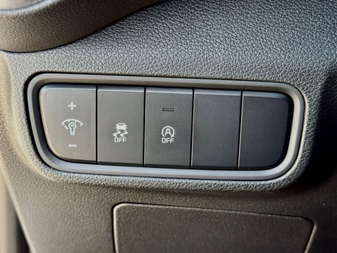 Used 2025 Kia Soul LX FWD image 26