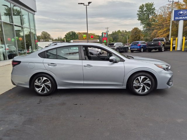 Used 2025 Subaru Legacy Premium AWD/4WD image 2