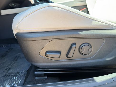 Used 2024 Hyundai Elantra Limited FWD image 8