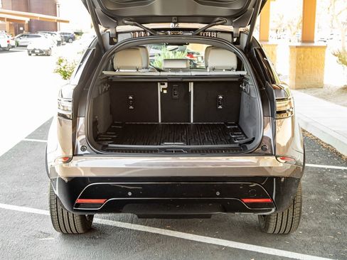 New 2026 Land Rover Range Rover Velar Dynamic SE image 22