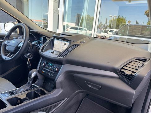 Used 2018 Ford Escape SE w/ SE Sync 3 Package FWD image 21