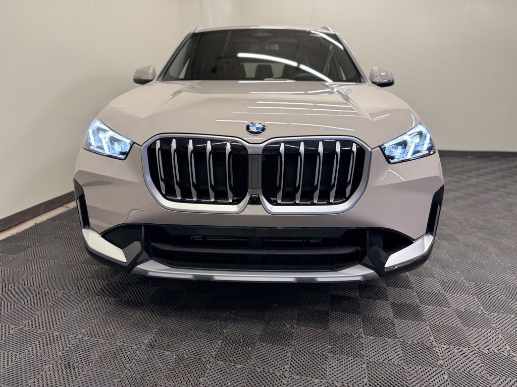 Used 2026 BMW X1 xDrive28i w/ Technology Package AWD/4WD image 4