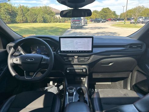 Used 2024 Ford Escape ST-Line w/ Tech Pack #1 AWD/4WD image 5