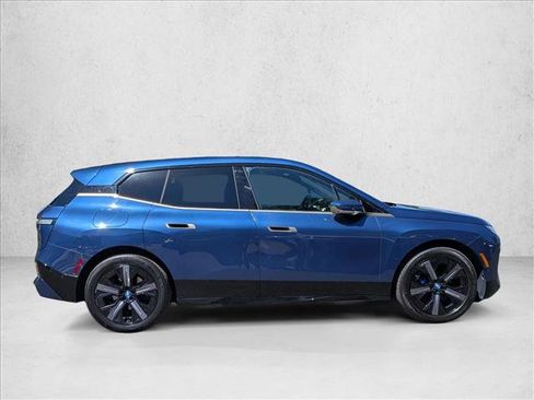 Used 2024 BMW iX xDrive50 w/ Premium Package AWD/4WD image 4
