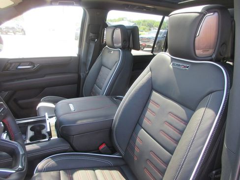 New 2026 GMC Yukon XL AT4 Ultimate AWD/4WD image 11