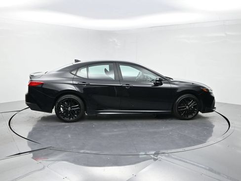 Used 2025 Toyota Camry SE FWD image 4