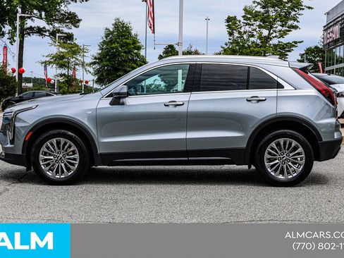 Used 2025 Cadillac XT4 Premium Luxury FWD image 9