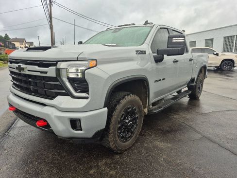 Used 2024 Chevrolet Silverado 2500 LT w/ Z71 Sport Edition AWD/4WD image 3