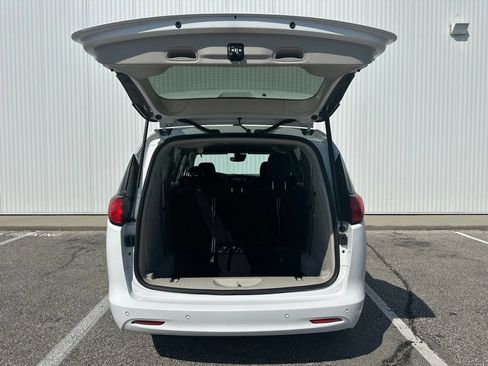 Used 2024 Chrysler Voyager LX FWD image 25