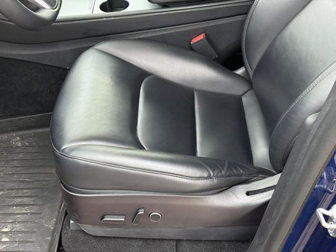 Used 2021 Tesla Model Y Long Range image 17