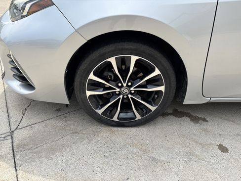 Used 2017 Toyota Corolla SE w/ SE Premium Package FWD image 30