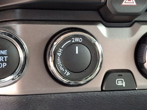 Used 2023 Toyota Tacoma SR5 AWD/4WD image 22