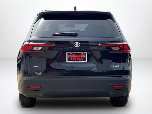 Used 2025 Toyota Grand Highlander AWD image 4