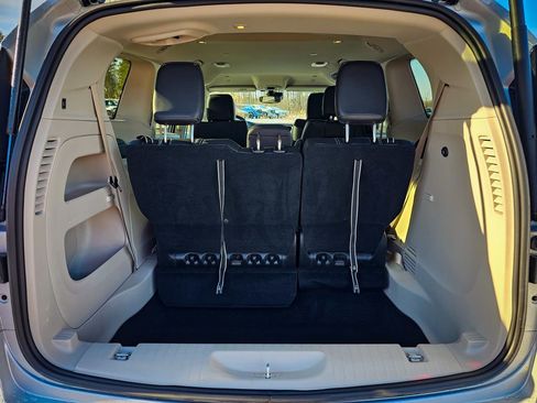 Certified 2022 Chrysler Pacifica Touring-L image 33
