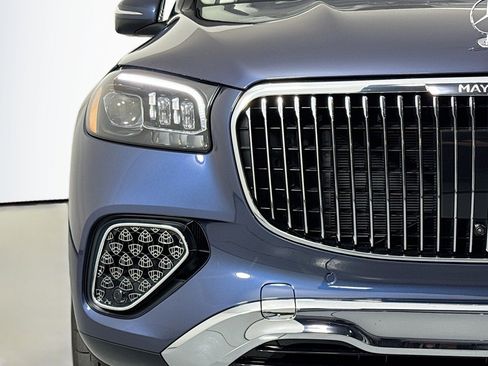 New 2026 Mercedes-Benz Maybach GLS 600 4MATIC image 17