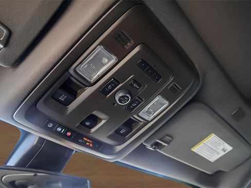 Used 2021 GMC Yukon SLT w/ SLT Luxury Plus Package image 31