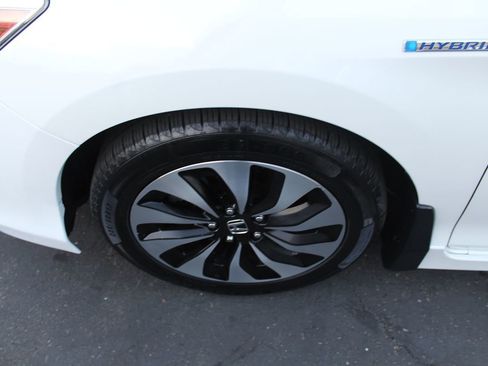 Used 2017 Honda Accord Touring image 11
