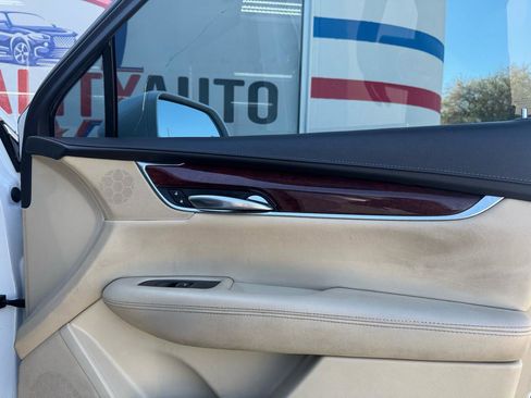 Used 2018 Cadillac XT5 Luxury w/ Driver Awareness Package AWD/4WD image 45