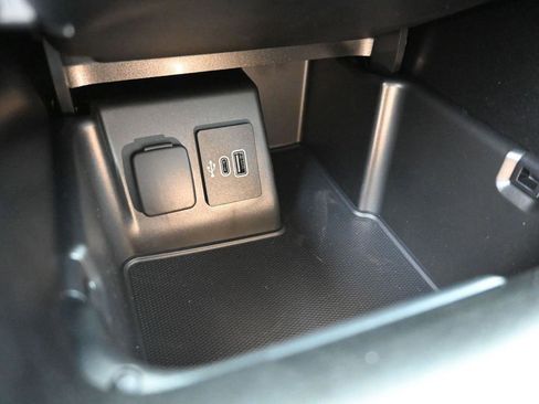 New 2025 Ford Explorer Active w/ Active Comfort Package image 29