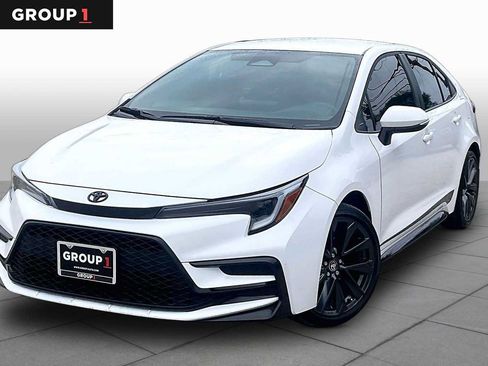 Used 2026 Toyota Corolla SE FWD image 1