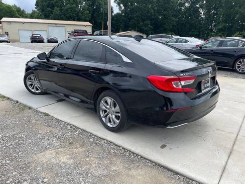 Used 2018 Honda Accord LX image 5