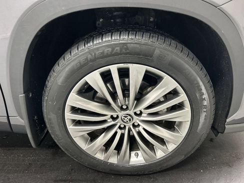 Used 2021 Toyota Highlander Platinum image 8