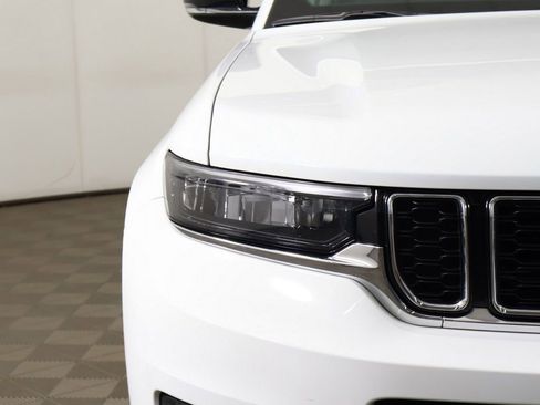 Used 2023 Jeep Grand Cherokee L Limited AWD/4WD image 16