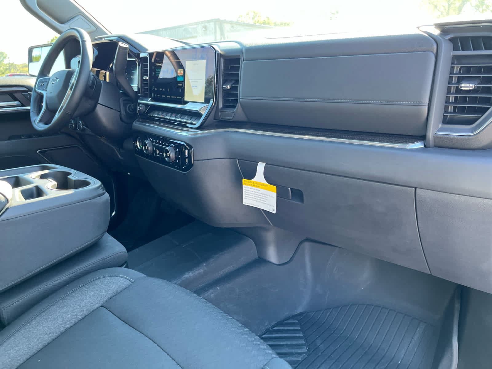 Used 2024 Chevrolet Silverado 1500 LT Trail Boss w/ LPO, Dark Essentials Package AWD/4WD image 30