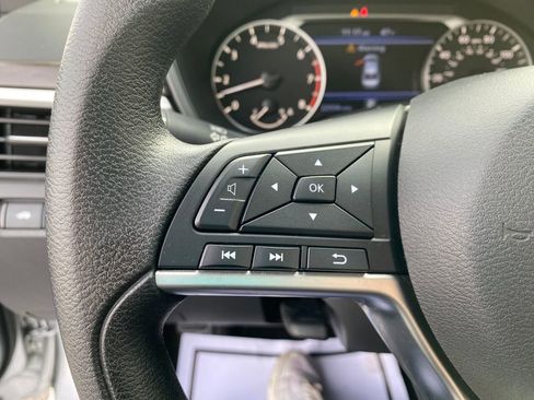 Used 2024 Nissan Altima 2.5 SV image 26