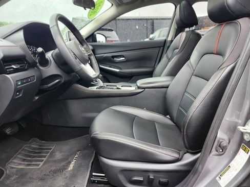 Used 2022 Nissan Sentra SR w/ SR Premium Package FWD image 18