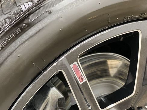 Used 2024 Chevrolet Tahoe High Country w/ Premium Package 2 image 31