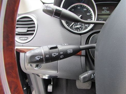 Used 2012 Mercedes-Benz GL 550 4MATIC image 16