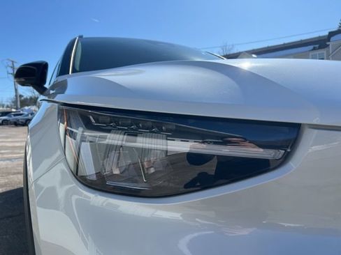 Used 2023 Volvo XC40 Recharge Plus w/ Protection Package Premier image 13