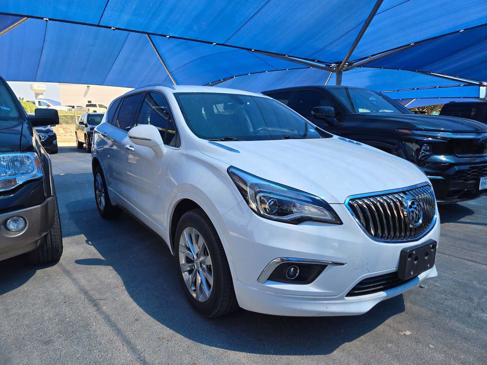 Used 2017 Buick Envision Essence FWD image 2