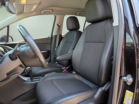 Used 2022 Chevrolet Trax LT w/ LT Convenience Package AWD/4WD image 15