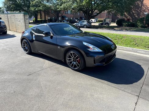 Used 2014 Nissan 370Z Touring w/ Sport Package RWD image 2