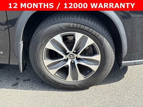 Used 2023 Toyota Highlander XLE AWD/4WD image 7