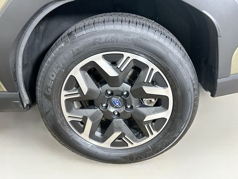 Used 2025 Subaru Forester Premium AWD/4WD image 11