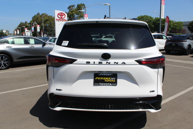 Certified 2026 Toyota Sienna XSE FWD image 15