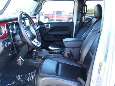 Used 2022 Jeep Wrangler Unlimited Rubicon w/ LED Lighting Group AWD/4WD image 42