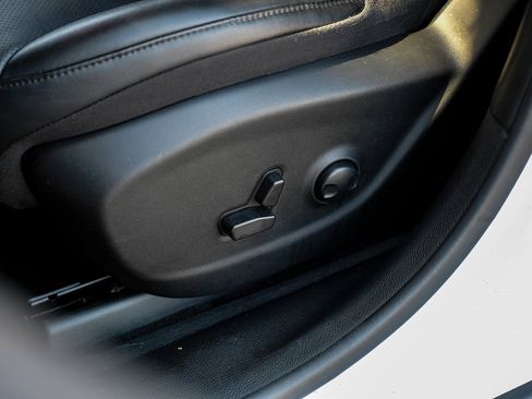 Used 2022 Jeep Cherokee Trailhawk w/ Premium Leather Package image 46