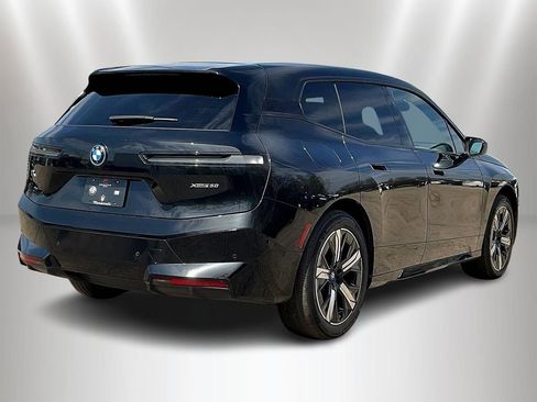 Used 2023 BMW iX xDrive50 w/ Sport Package AWD/4WD image 6
