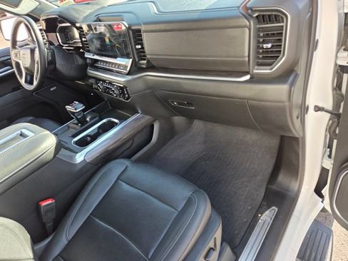 Certified 2022 Chevrolet Silverado 1500 LTZ w/ LTZ Premium Package AWD/4WD image 16