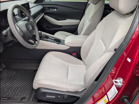Certified 2025 Honda Accord SE image 14