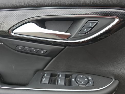 Used 2023 Buick Envision Essence AWD/4WD image 18