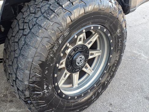 Used 2019 Ford F250 Lariat w/ Lariat Value Package image 18