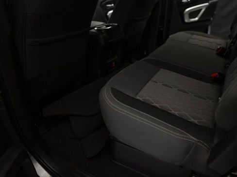 Used 2024 Nissan Titan SV w/ SV Convenience Package image 15