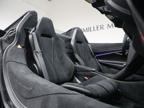 New 2026 McLaren 750S Performance image 25