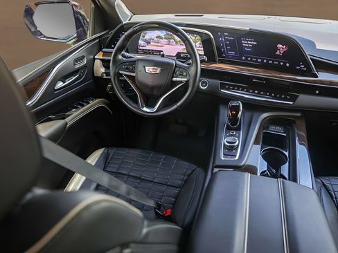 Certified 2024 Cadillac Escalade Sport Platinum w/ LPO, Floor Liner Package AWD/4WD image 29